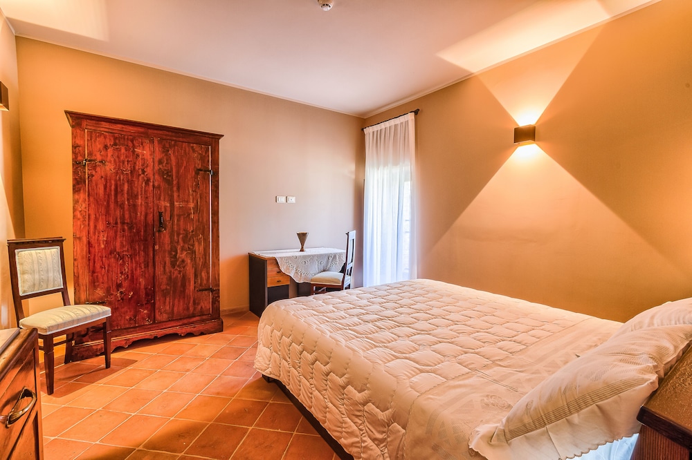 Basic Double Room photo 1