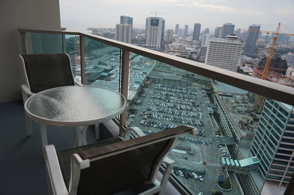 Superior Room, Ocean View (Waikiki Tower) - Photo 6