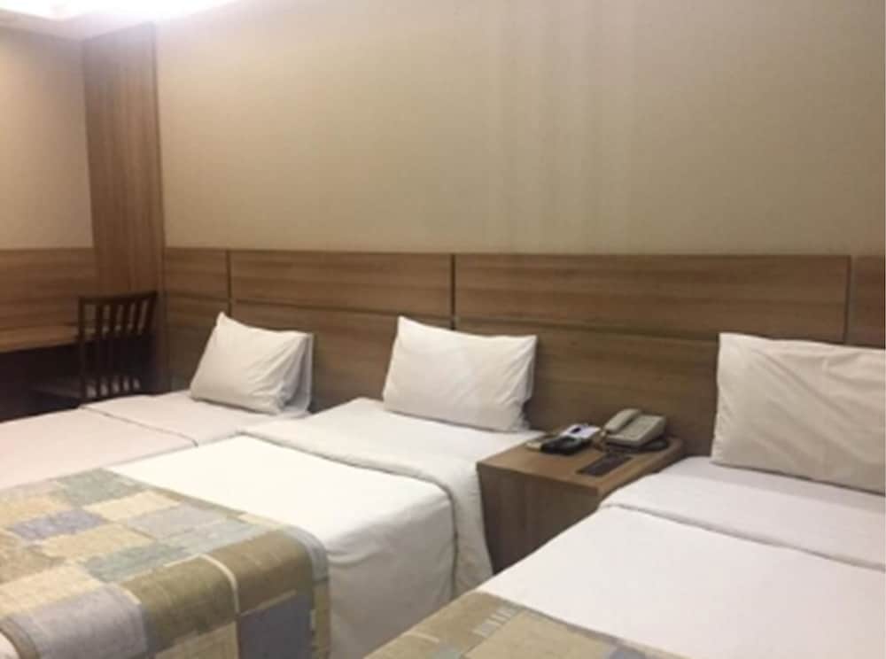 Deluxe Triple Room photo 1
