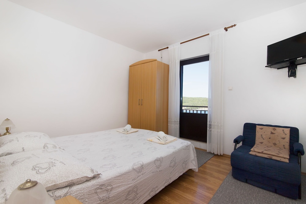 Apartment (A2)