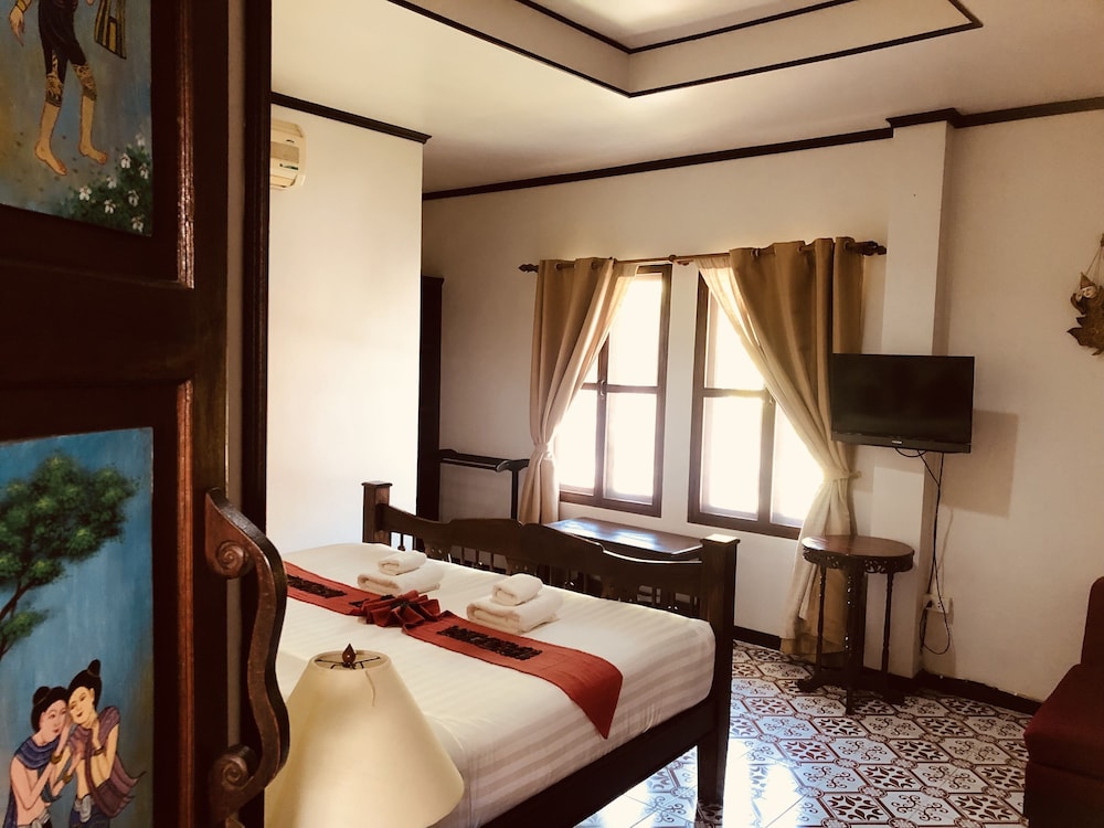 Deluxe Room - Photo 7