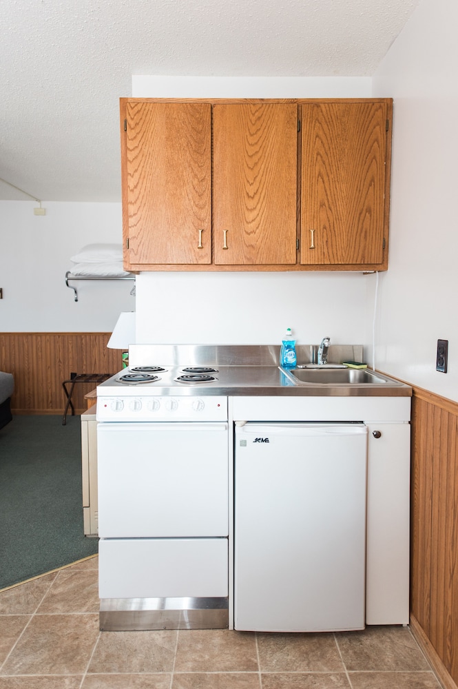 Double Room, Private Bathroom, Lake View (Queen/Kitchenette (Upper)) - Photo 5