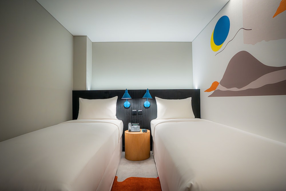 Superior Twin Room (Maximum 06 Hours stay) photo 2