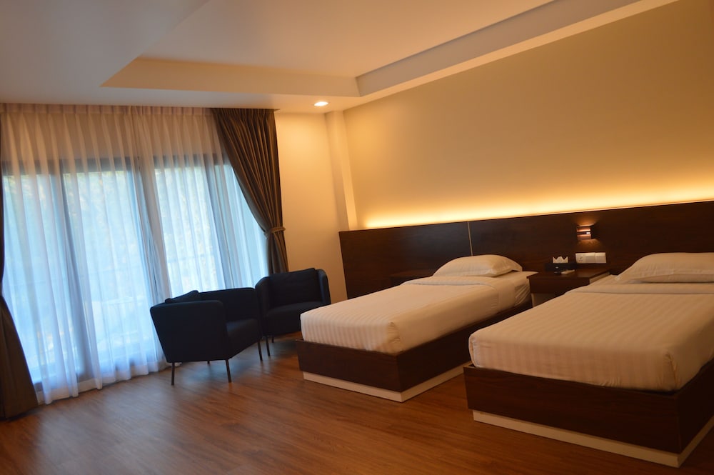 Deluxe Twin Room, Balcony photo 1