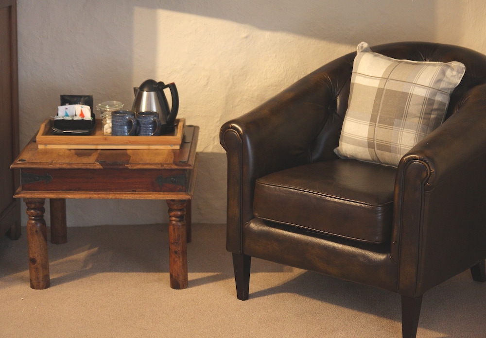 Suite, Ensuite (room 2) photo 3