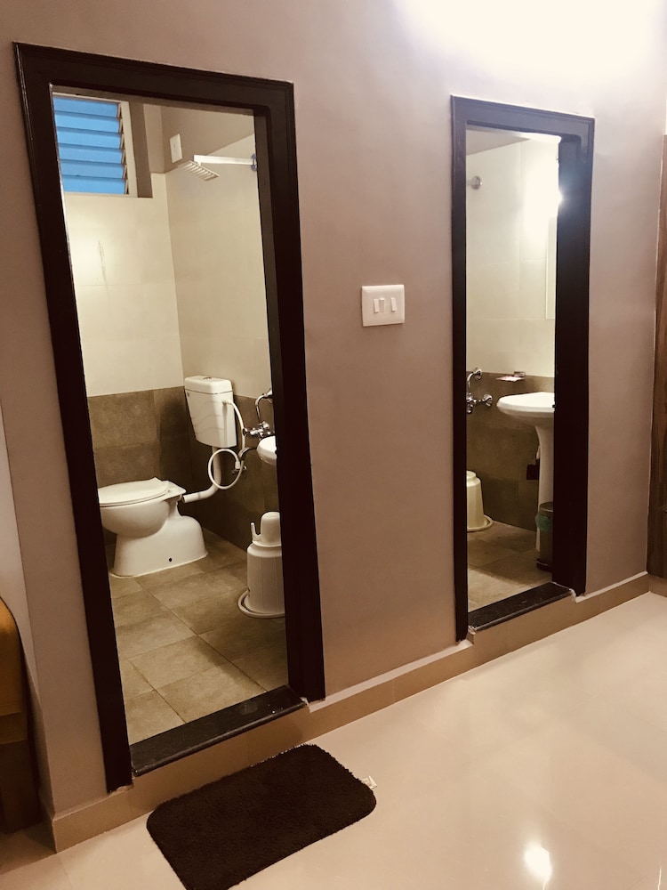 Deluxe Quadruple Room - Photo 6
