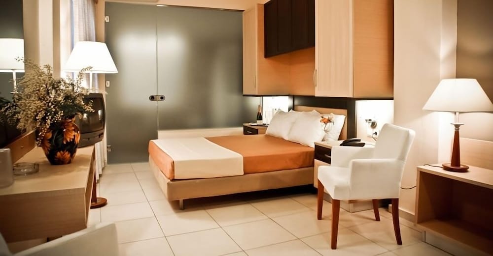 Double or Twin Room - Photo 2