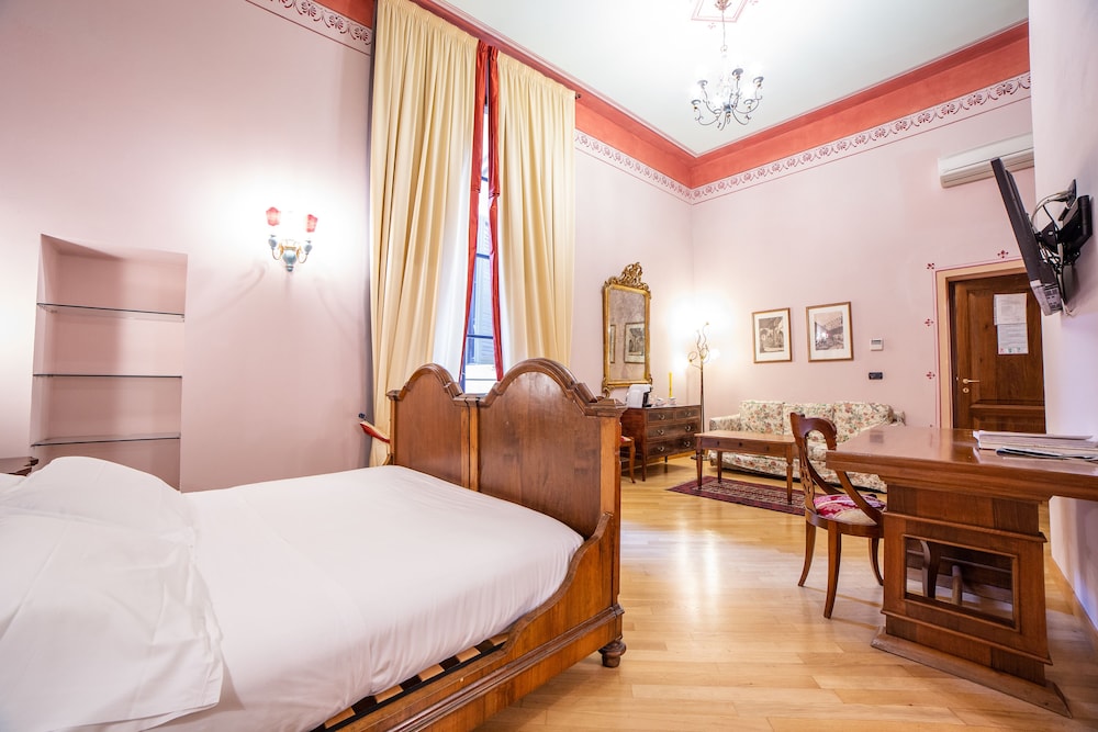Romantic Room (K4) photo 3