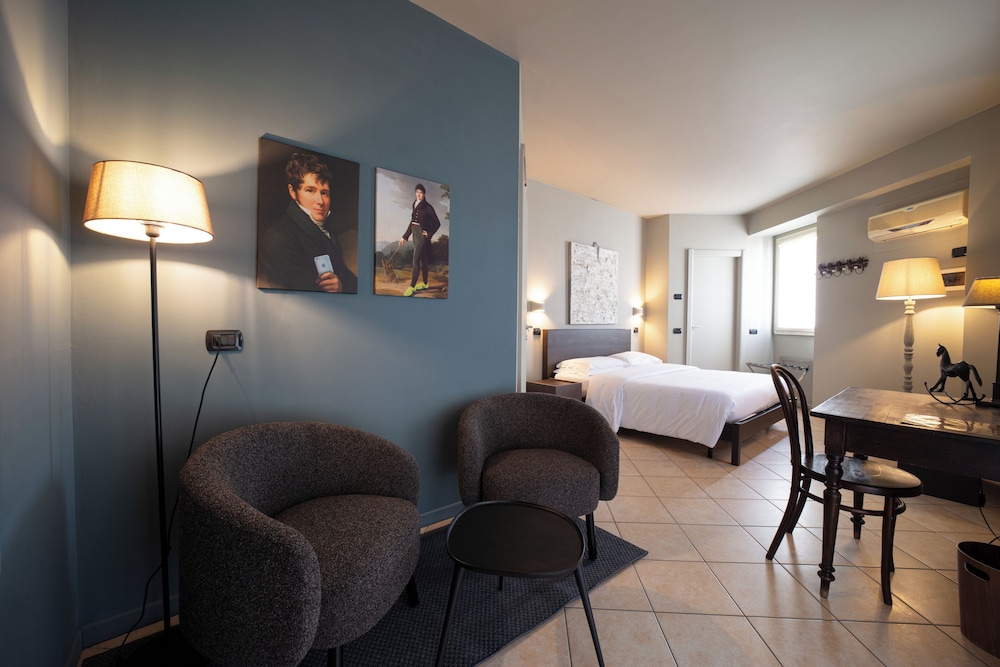 Superior Double Room, 1 Bedroom, Balcony, Hill View