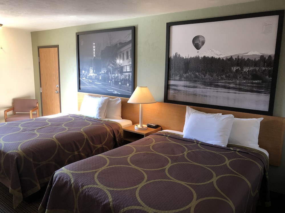 Room, 2 Queen Beds, Non Smoking (Pet Friendly) - Photo 3