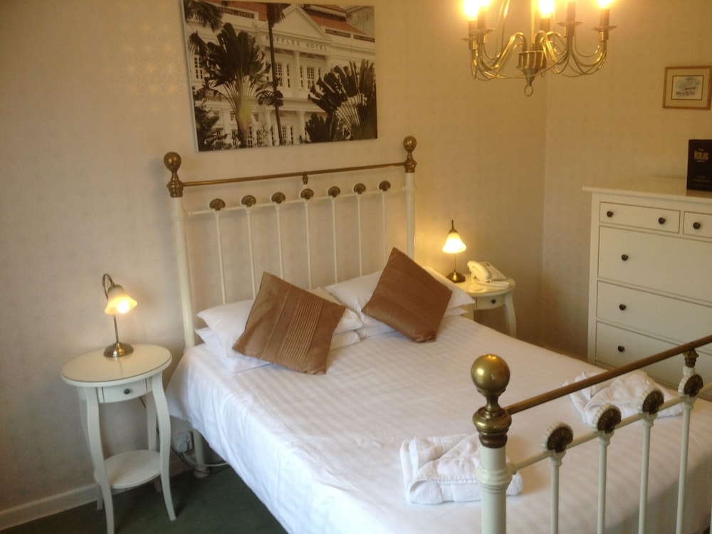 Standard Double Room - Photo 25