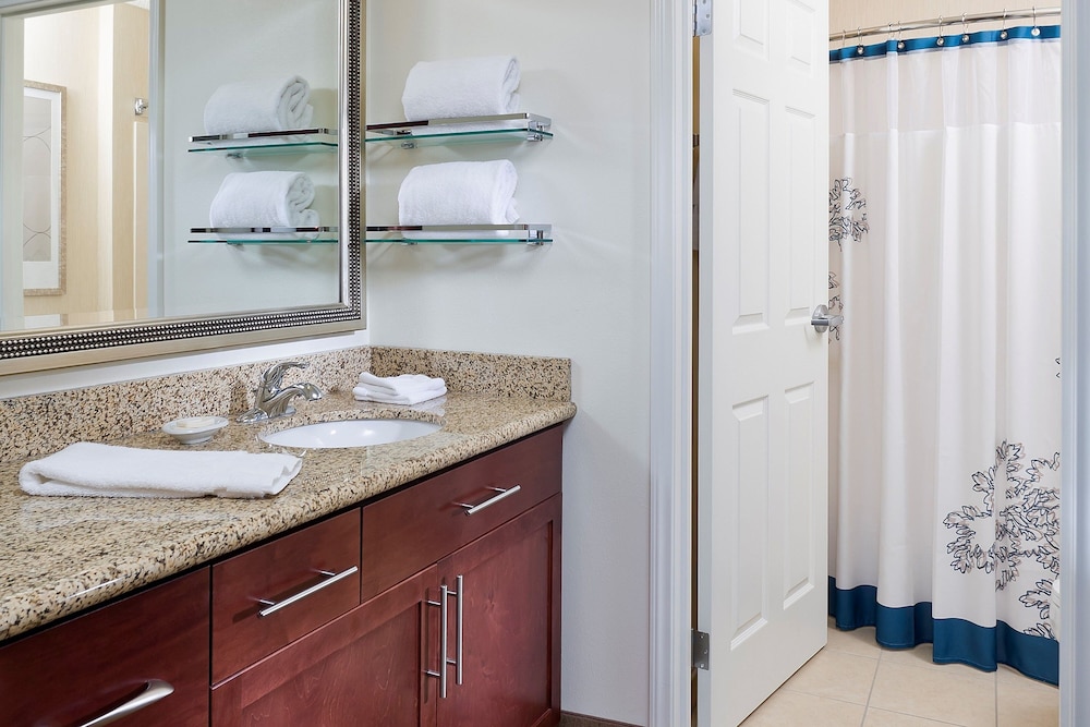 Suite, 1 Bedroom - Photo 6