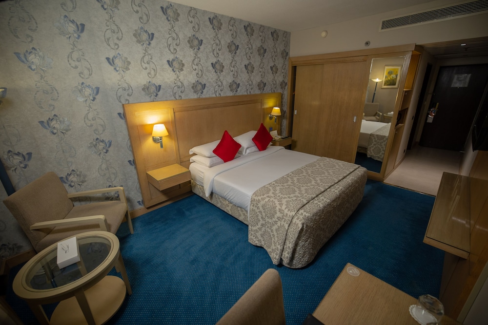 Standard Room, Pool View