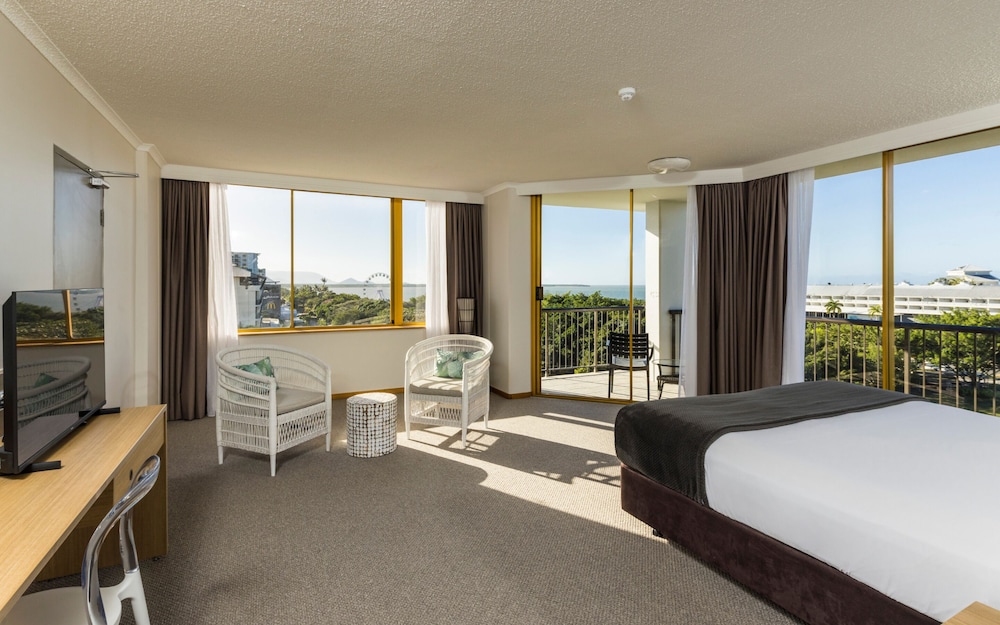Superior King Balcony Suite