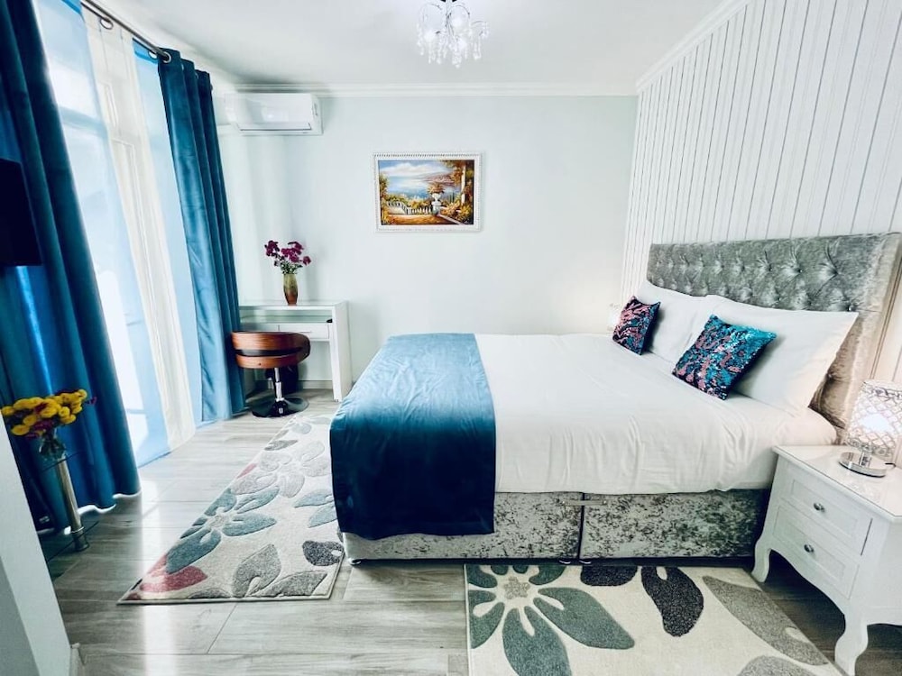 Junior Apartment