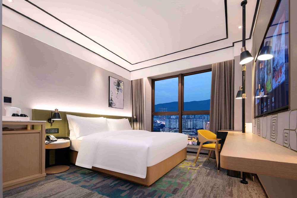 Deluxe Double Room, 1 King Bed photo 1