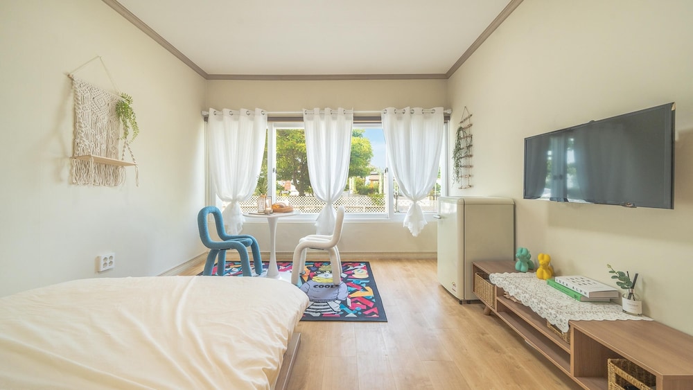 Basic Room, 3 Bedrooms (Family Room) photo 2