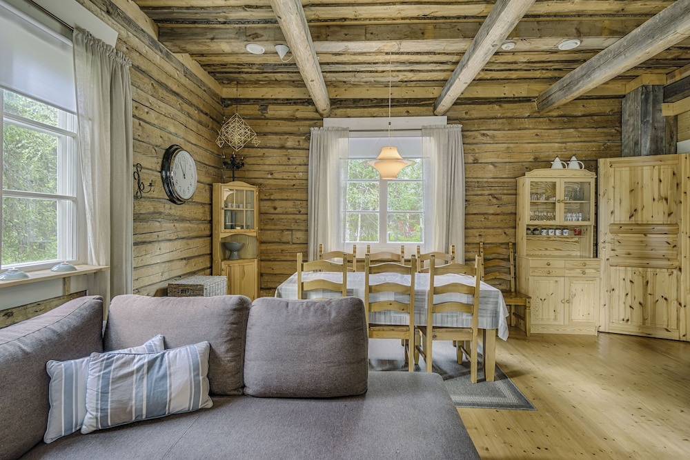 Family Cabin photo 2
