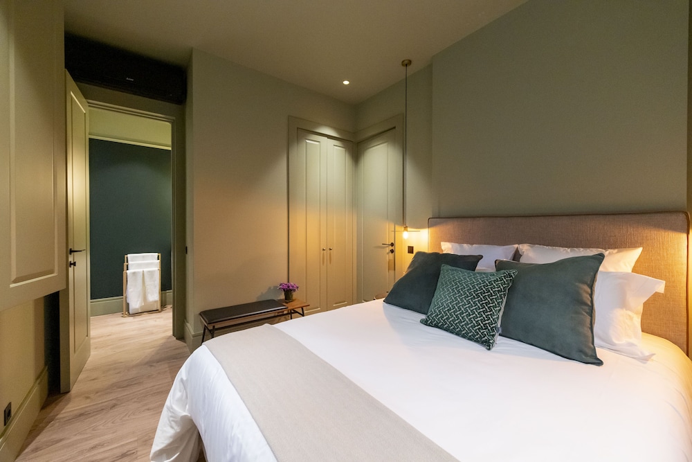 Classic Double Room, Garden View