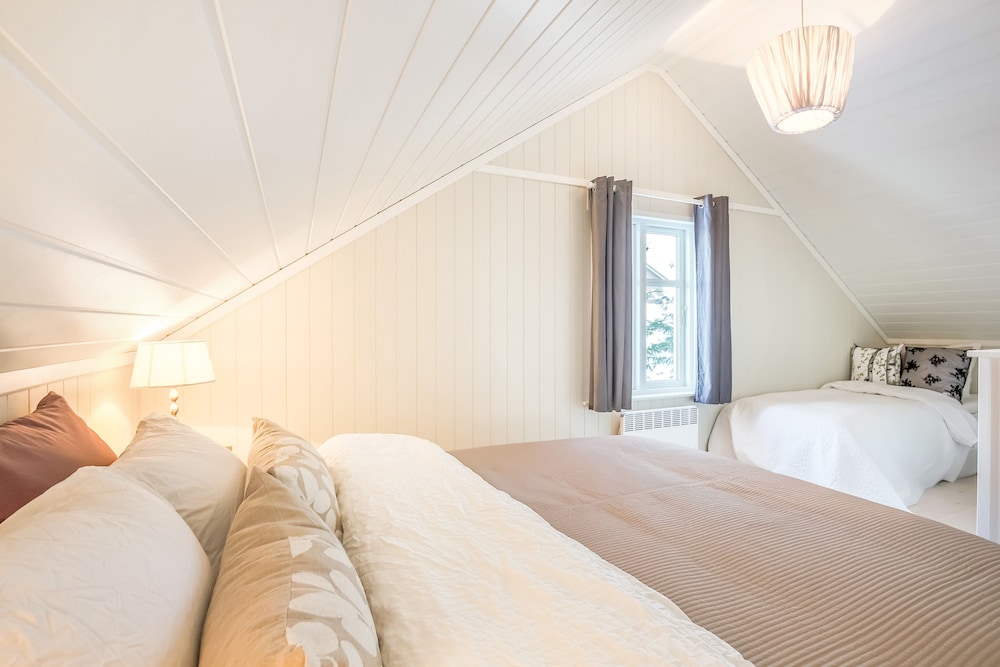 Deluxe House, 4 Bedrooms photo 2