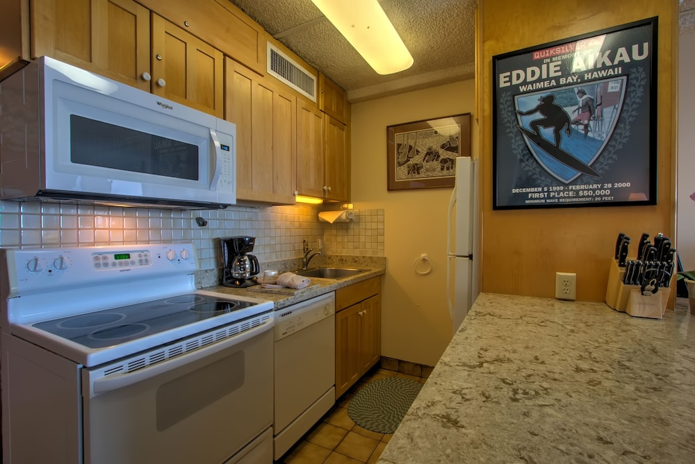 Junior Suite, 1 Queen Bed, Lanai, Oceanfront (Specific Unit May Vary) photo 3