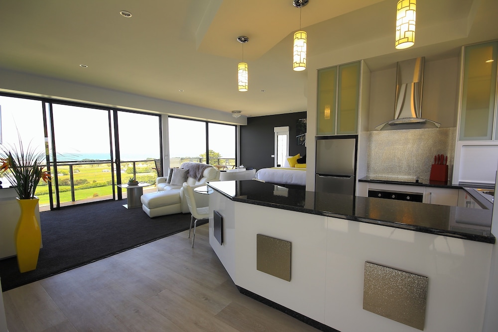 Luxury Apartment photo 3