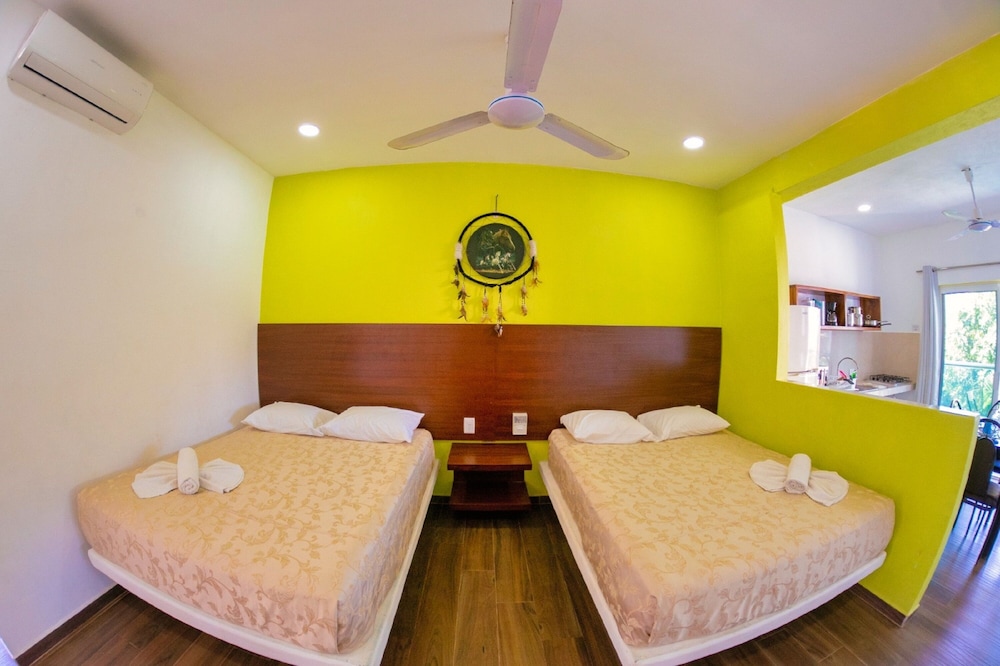 Junior Suite with Balcony - Photo 4