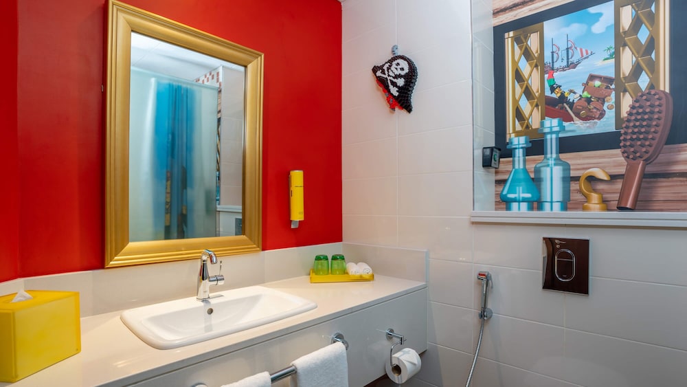 Pirate Themed Room with park access photo 3