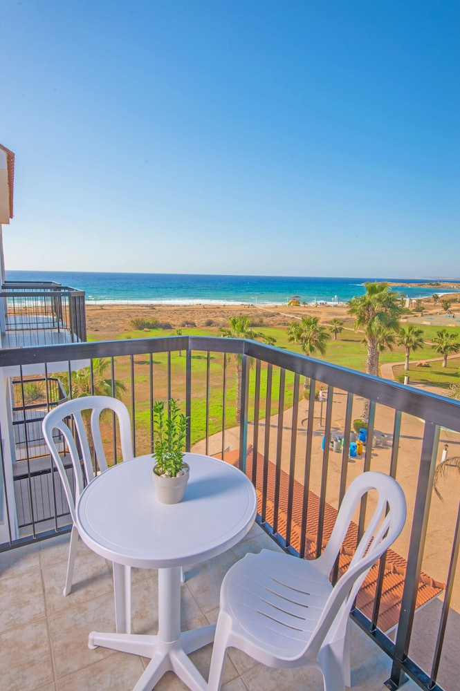 Habitación Doble Estándar o con Dos Camas, 1 Dormitorio, Balcón, Vista Parcial al Mar