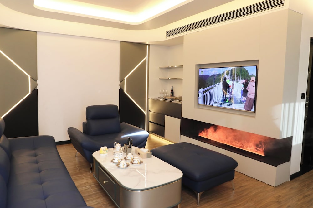 Luxury Suite photo 1