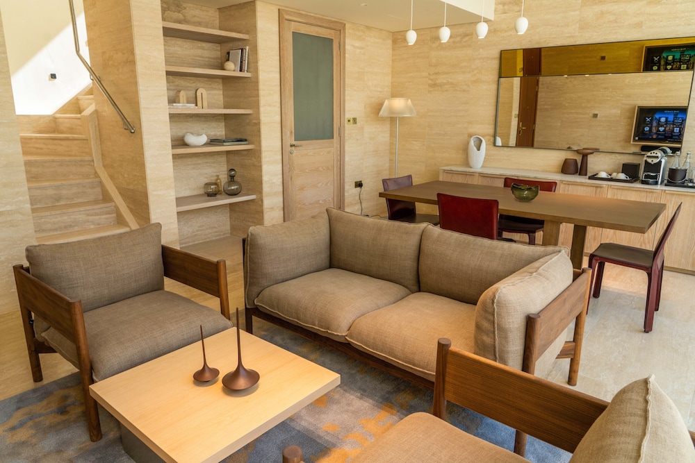 Premium Suite, 1 King Bed (Khalid Ibrahim Grand Suite)