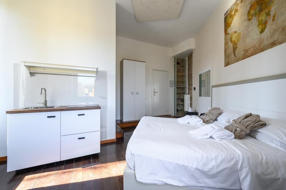 Exclusive Double or Twin Room, 1 Queen Bed, Kitchenette, City View photo 1