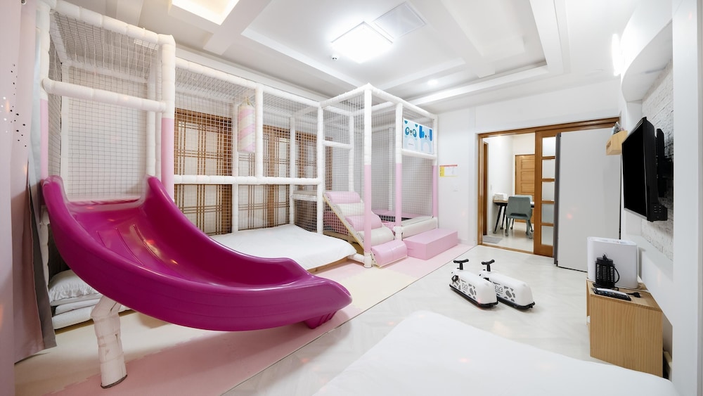 Basic Room, 1 Bedroom (202) - Photo 1