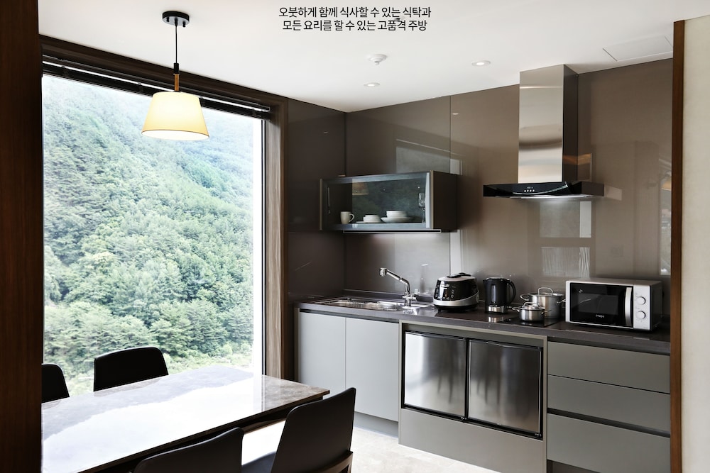 Deluxe Suite photo 2