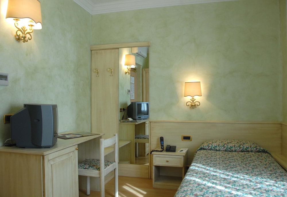 Standard Single Room photo 2