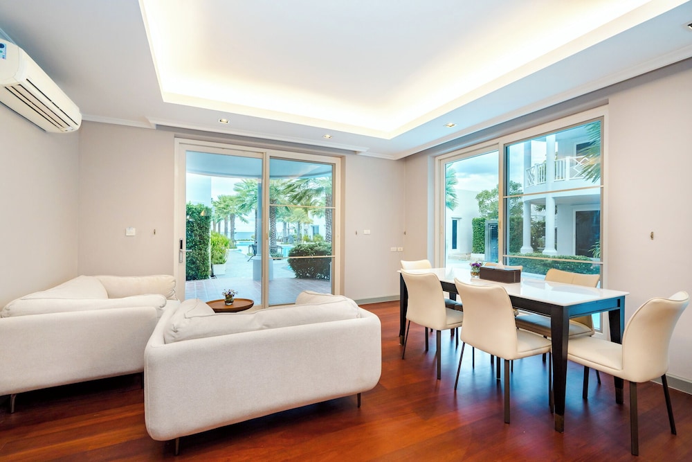 3Bedroom Pool Side King villa
