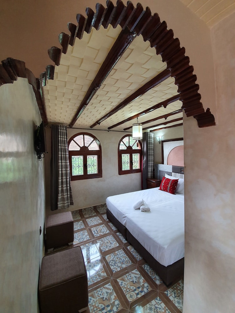 Standard Double or Twin Room photo 2
