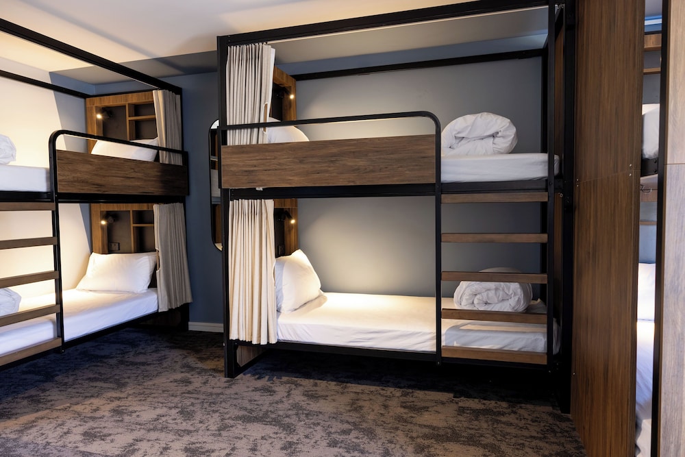 Bed in 6 Bed Dorm - Ensuite (Cabin)