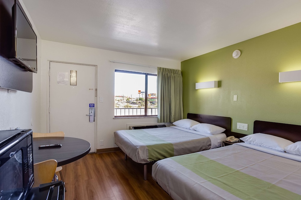 Deluxe Room, 2 Double Beds, Non Smoking, Refrigerator & Microwave photo 2