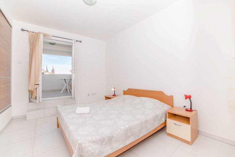 Apartment, Multiple Beds