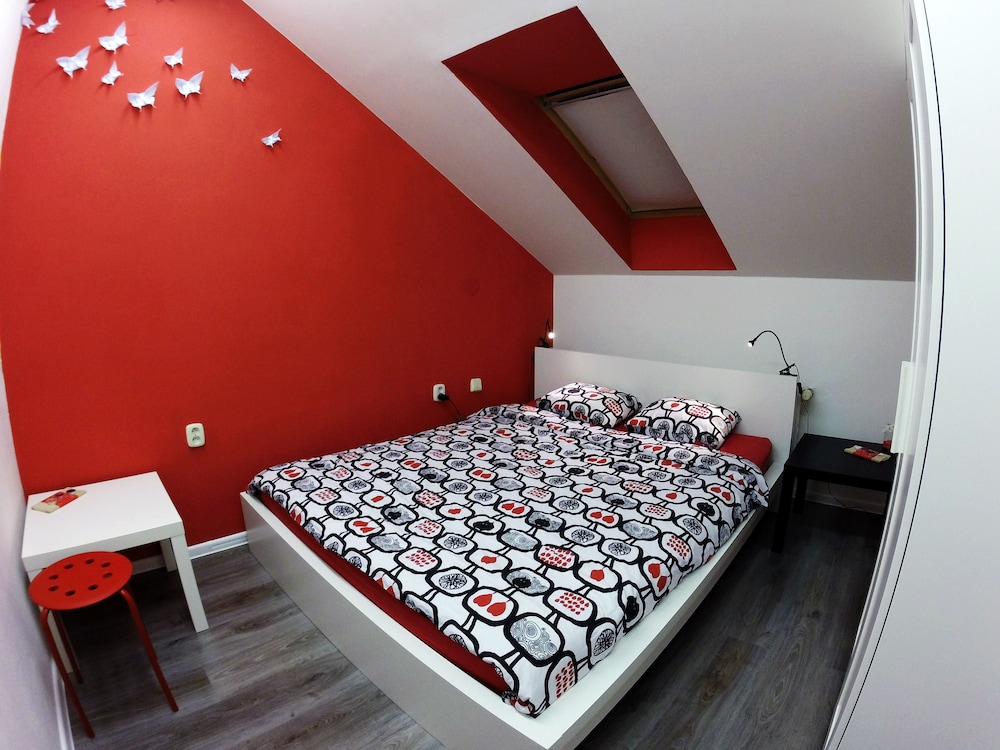 Basic Double Room, 1 Queen Bed photo 2