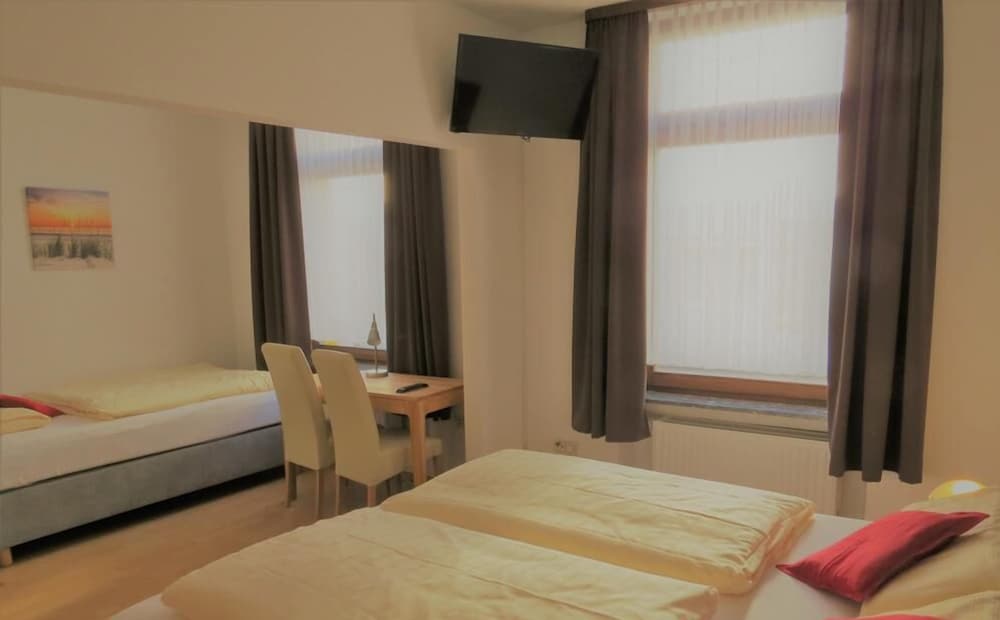 Classic Triple Room - Photo 1