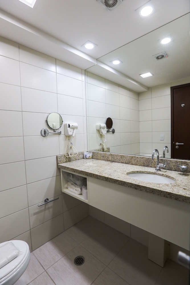 Standard Twin Room - Photo 8