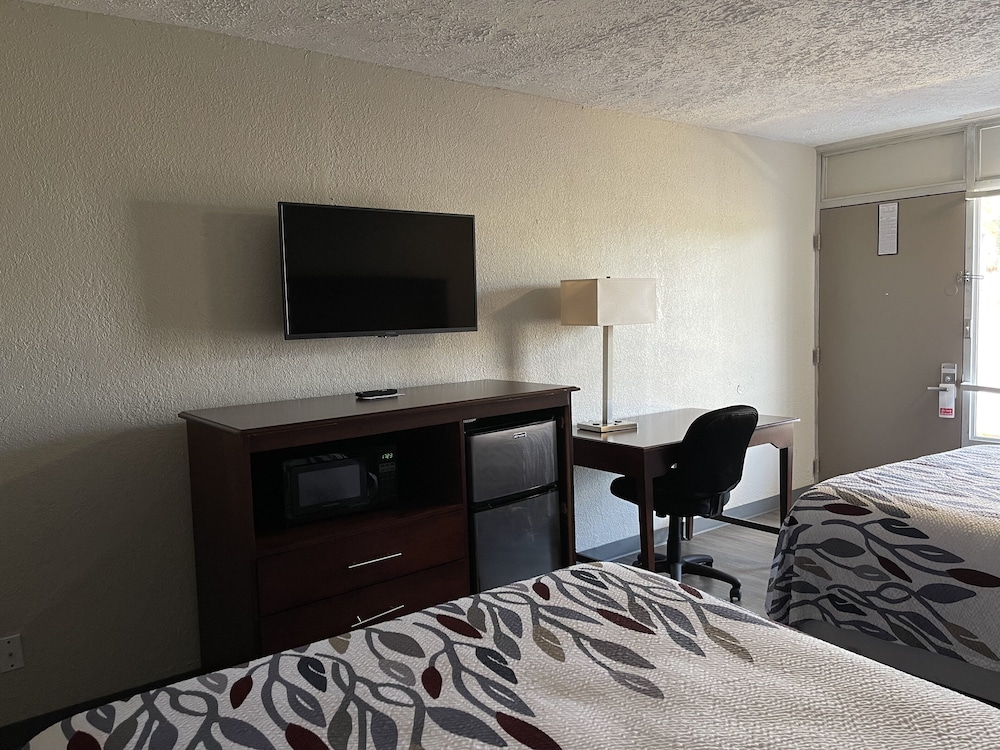 Deluxe Room, 2 Queen Beds, Non Smoking photo 2