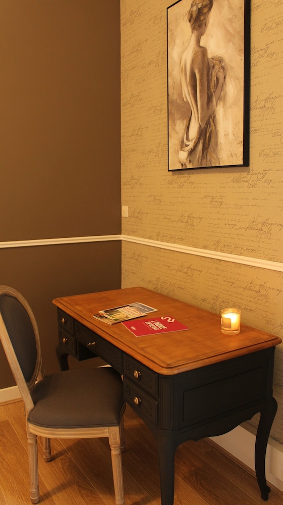 Deluxe Room - Photo 5