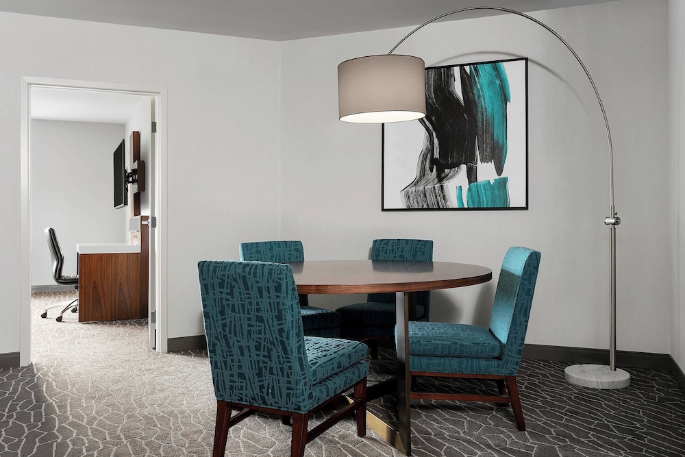 Suite, 1 Bedroom - Photo 4