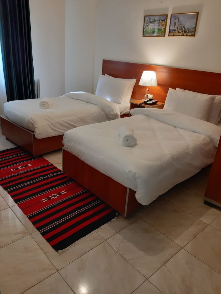 Double Room - Photo 11