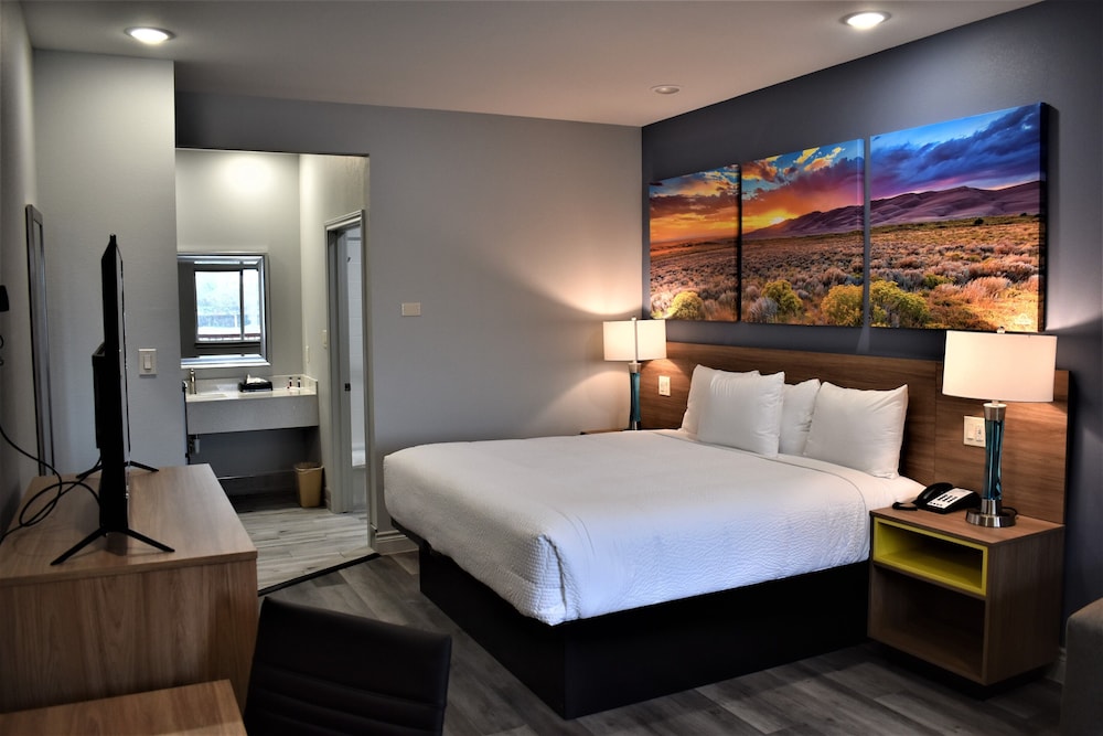 Comfort Room, 1 King Bed, Non Smoking - Photo 15