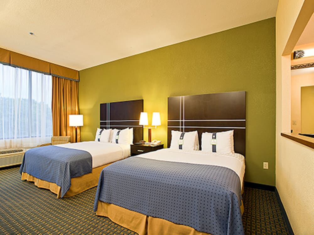 Room, 2 Queen Beds, Accessible - Photo 1