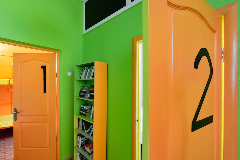 Traditional Shared Dormitory, Mixed Dorm, Non Smoking (8 beds) photo 2